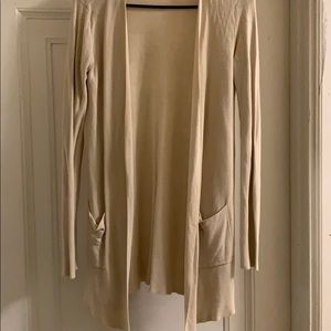 Crème cardigan with pockets